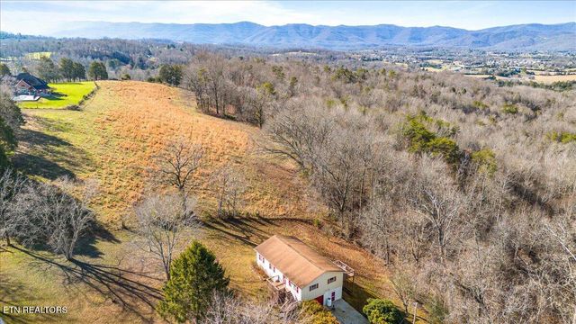 155 Mozingo Lane, Jacksboro, TN 37757