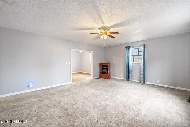 155 Mozingo Lane, Jacksboro, TN 37757