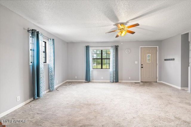 155 Mozingo Lane, Jacksboro, TN 37757