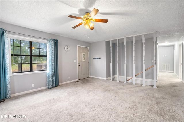 155 Mozingo Lane, Jacksboro, TN 37757