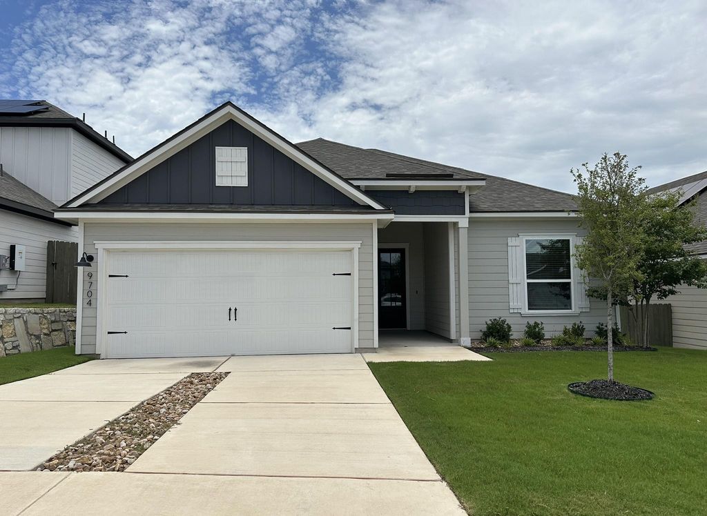 9704 Gladsome PATH, Manor, TX 78653