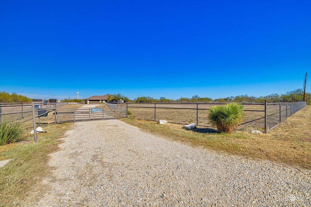 Image 4 of property listing at 12846 Dove Creek West Lane, San Angelo, TX 76904