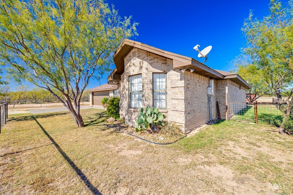 Image 6 of property listing at 12846 Dove Creek West Lane, San Angelo, TX 76904