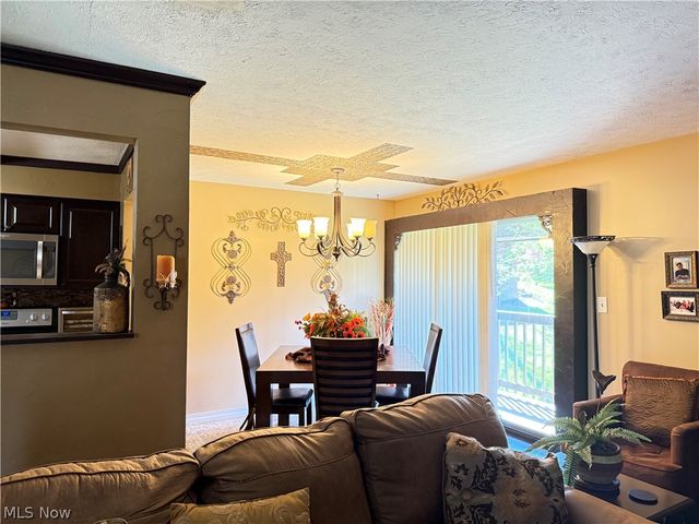 7607 Creekwood Drive, North Royalton, OH 44133