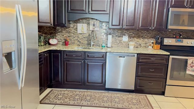 7607 Creekwood Drive, North Royalton, OH 44133