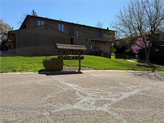 7607 Creekwood Drive, North Royalton, OH 44133