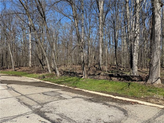 7607 Creekwood Drive, North Royalton, OH 44133