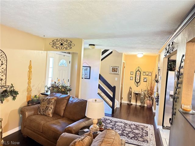 7607 Creekwood Drive, North Royalton, OH 44133