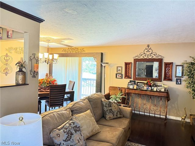 7607 Creekwood Drive, North Royalton, OH 44133