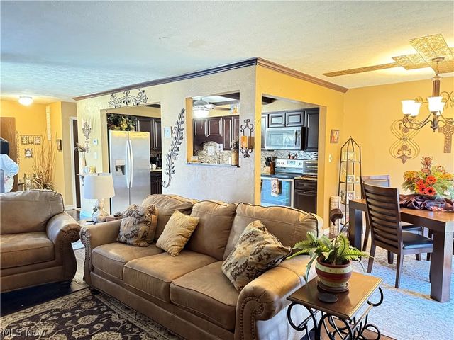 7607 Creekwood Drive, North Royalton, OH 44133