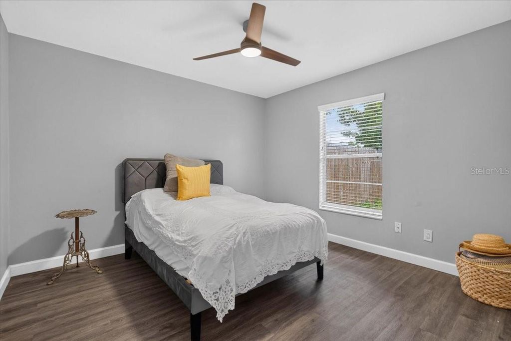 Image 12 of property listing at 4119 & 4121 12TH AVENUE W, Bradenton, FL 34205