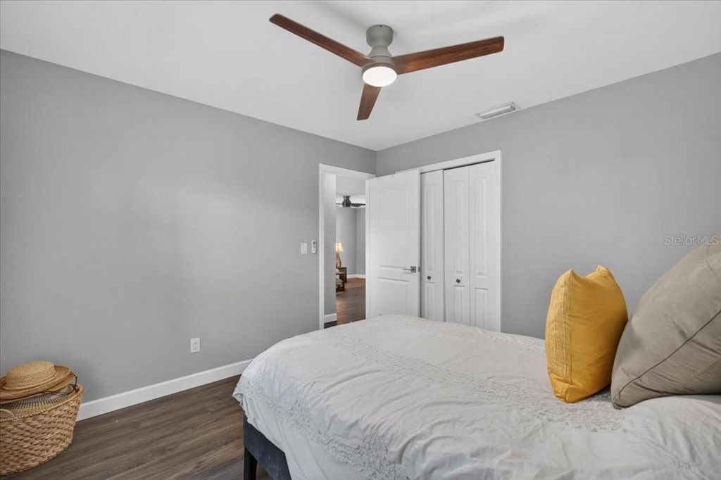 Image 13 of property listing at 4119 & 4121 12TH AVENUE W, Bradenton, FL 34205