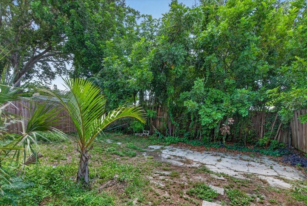 Image 14 of property listing at 4119 & 4121 12TH AVENUE W, Bradenton, FL 34205