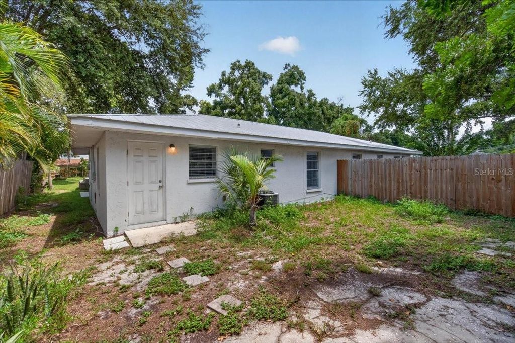 Image 15 of property listing at 4119 & 4121 12TH AVENUE W, Bradenton, FL 34205