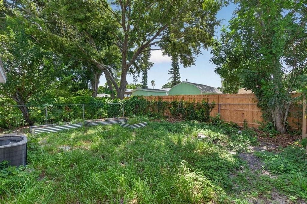 Image 17 of property listing at 4119 & 4121 12TH AVENUE W, Bradenton, FL 34205
