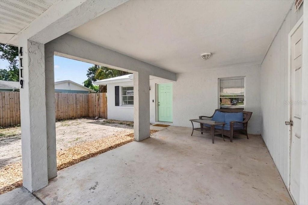 Image 18 of property listing at 4119 & 4121 12TH AVENUE W, Bradenton, FL 34205