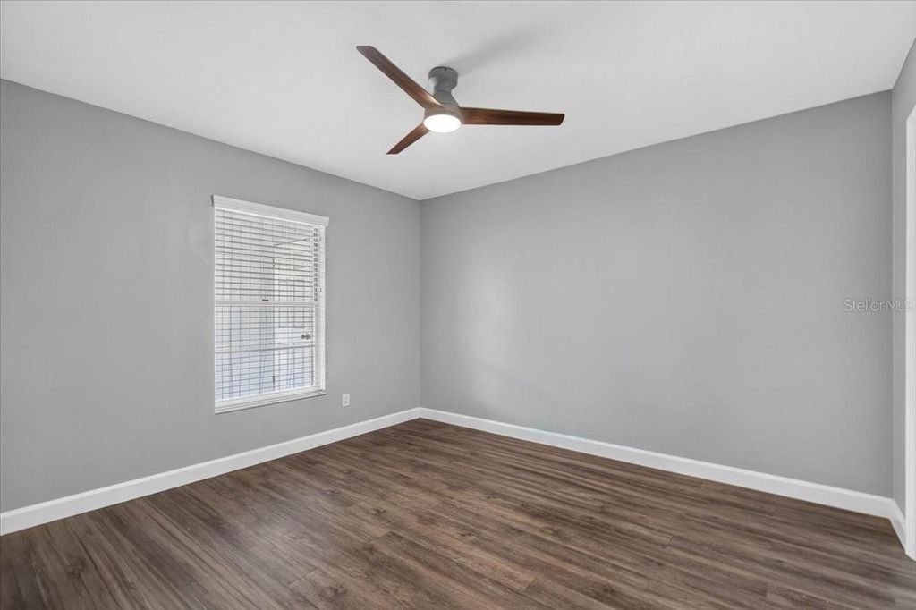 Image 9 of property listing at 4119 & 4121 12TH AVENUE W, Bradenton, FL 34205