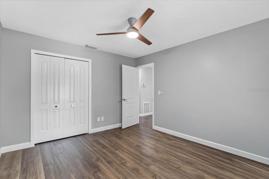 Image 10 of property listing at 4119 & 4121 12TH AVENUE W, Bradenton, FL 34205