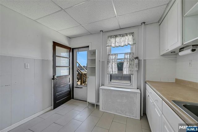 349 Undercliff Avenue, Edgewater, NJ 07020