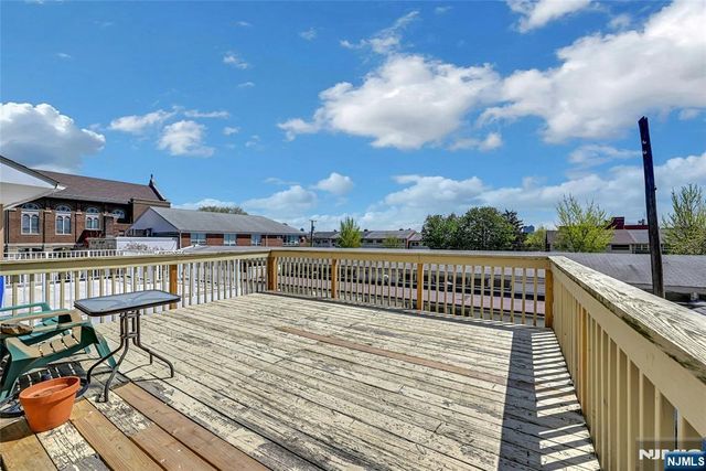 349 Undercliff Avenue, Edgewater, NJ 07020