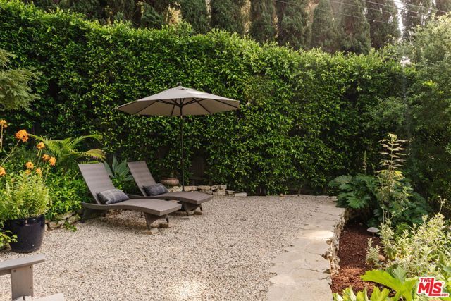 2300 Canyon Drive, Los Angeles, CA 90068