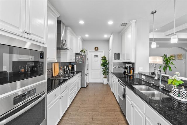 2233 Ruby Dr, Corpus Christi, TX 78414