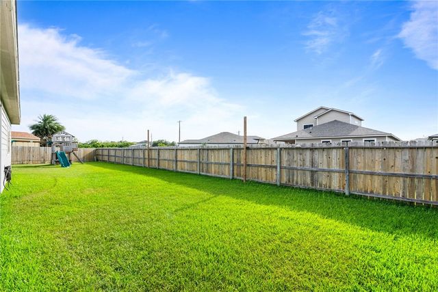 2233 Ruby Dr, Corpus Christi, TX 78414