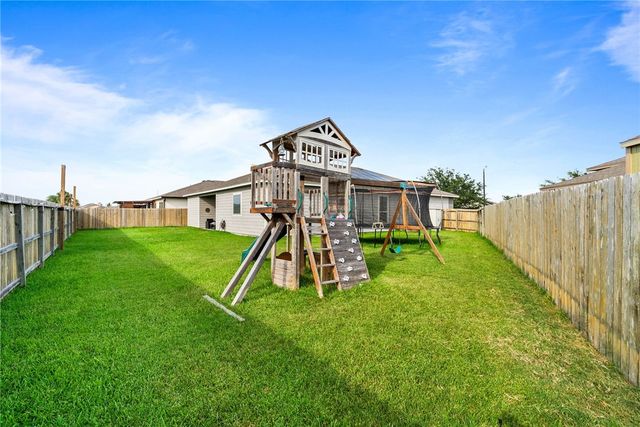2233 Ruby Dr, Corpus Christi, TX 78414