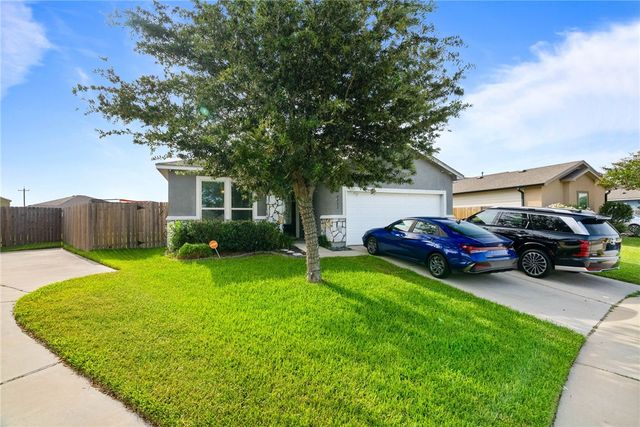 2233 Ruby Dr, Corpus Christi, TX 78414
