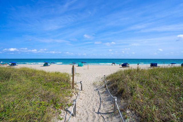 155 S OCEAN Avenue 305, Palm Beach Shores, FL 33404