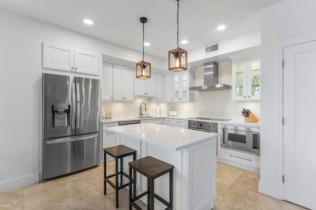 155 S OCEAN Avenue 305, Palm Beach Shores, FL 33404