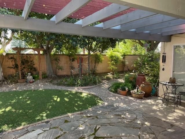 1689 E Trenton Avenue, Fresno, CA 93720