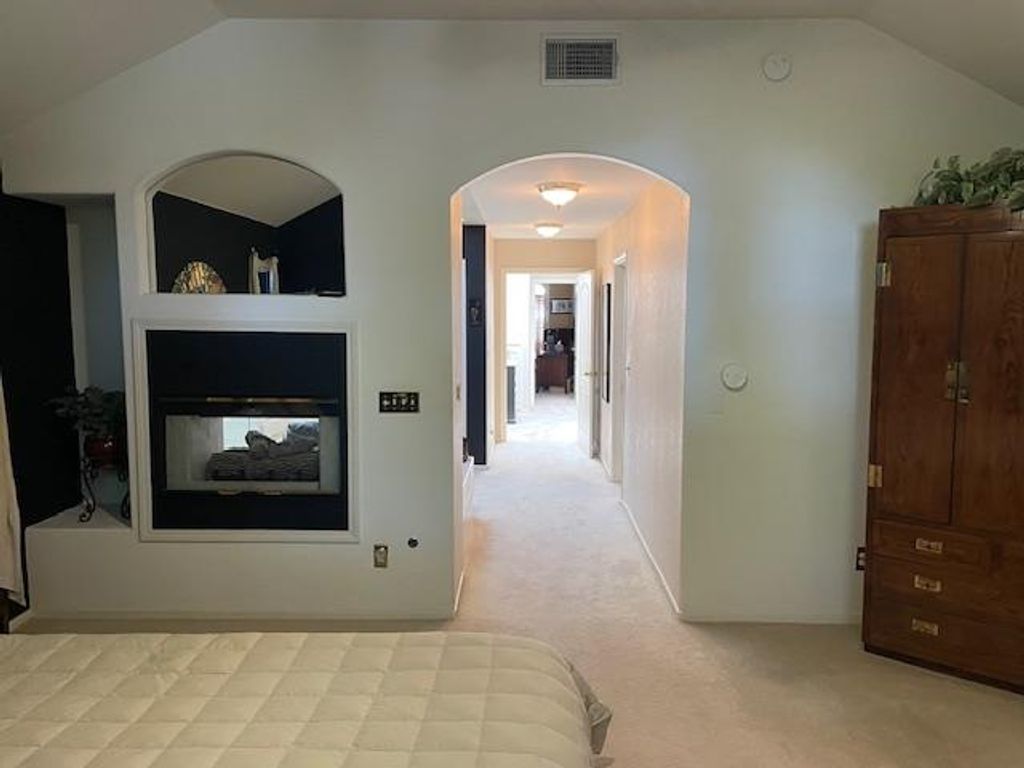 Image 29 of property listing at 1689 E Trenton Avenue, Fresno, CA 93720