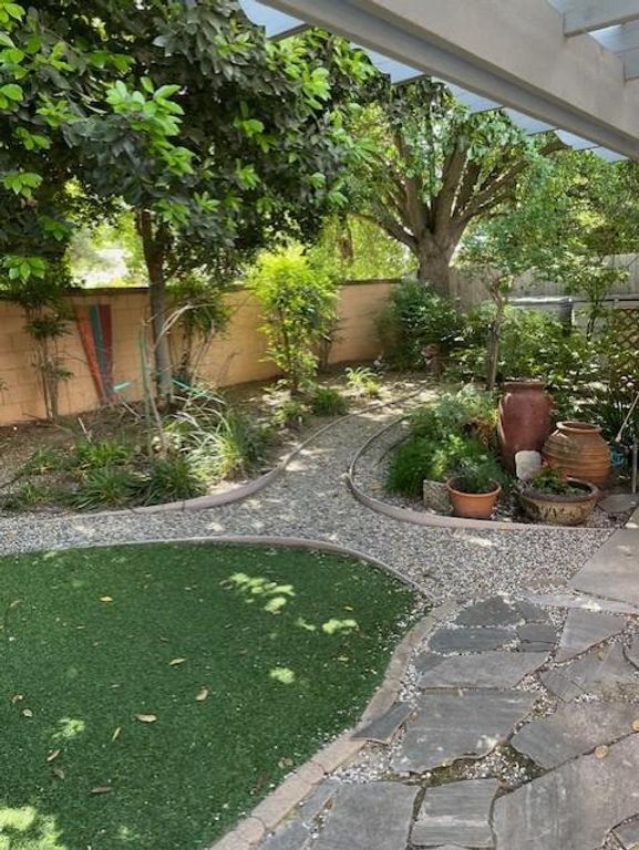 Image 37 of property listing at 1689 E Trenton Avenue, Fresno, CA 93720