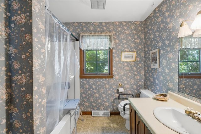 54 Narragansett Boulevard, Portsmouth, RI 02871