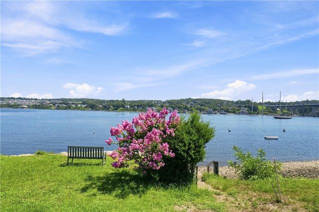54 Narragansett Boulevard, Portsmouth, RI 02871