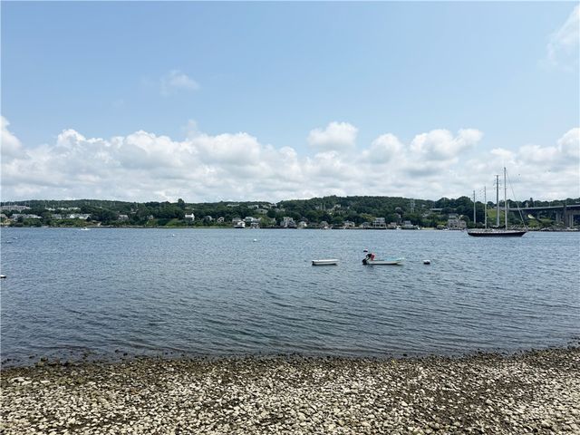 54 Narragansett Boulevard, Portsmouth, RI 02871