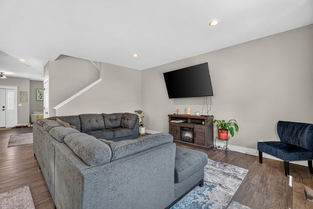419 Zachary Drive, Hampshire, IL 60140