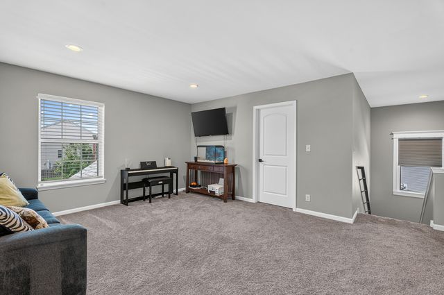 419 Zachary Drive, Hampshire, IL 60140