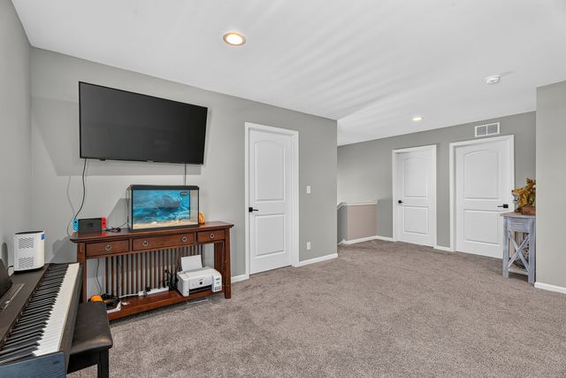419 Zachary Drive, Hampshire, IL 60140