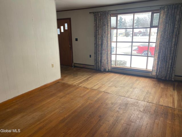 1126 Vinewood Avenue, Rotterdam, NY 12306