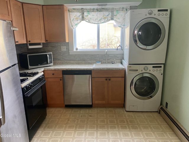 1126 Vinewood Avenue, Rotterdam, NY 12306