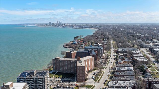 11820 Edgewater Drive 718, Lakewood, OH 44107