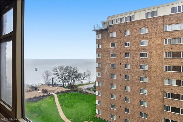 11820 Edgewater Drive 718, Lakewood, OH 44107