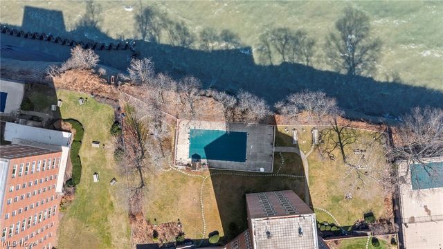 11820 Edgewater Drive 718, Lakewood, OH 44107