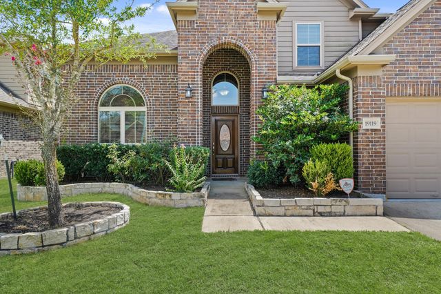 19119 Arcadia Cove Court, Cypress, TX 77429