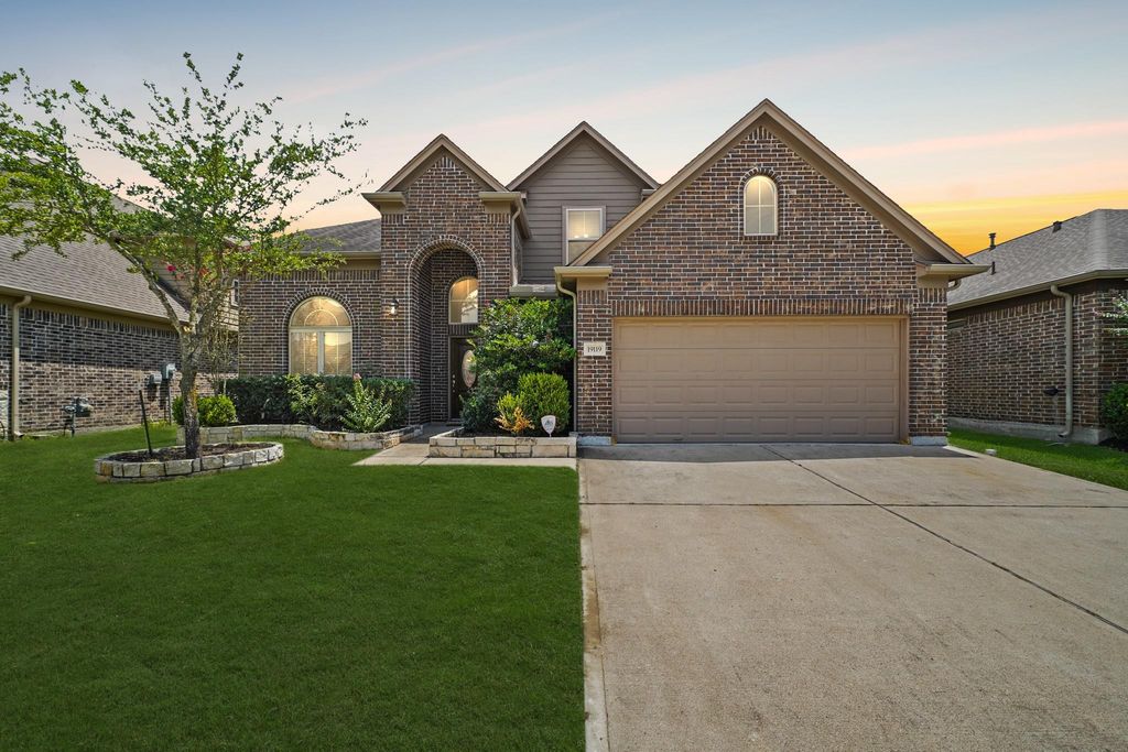 19119 Arcadia Cove Court, Cypress, TX 77429