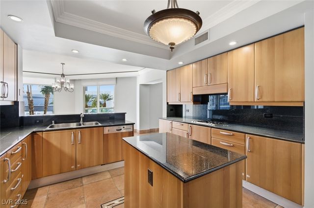 2857 Paradise Road 301, Las Vegas, NV 89109