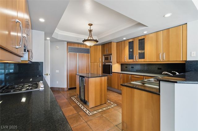 2857 Paradise Road 301, Las Vegas, NV 89109