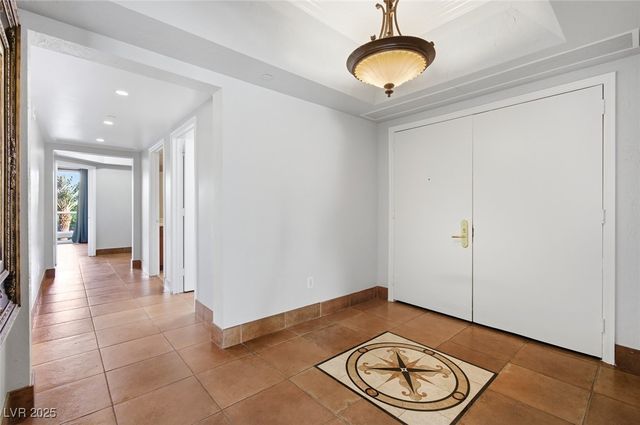 2857 Paradise Road 301, Las Vegas, NV 89109